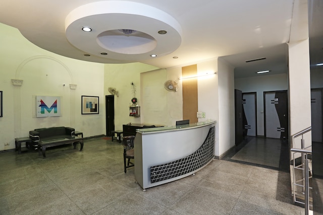 Super OYO Diamond Stays Near ISKCON Temple Noida - Super OYO Diamond Stays Near ISKCON Temple Noida H 57, H57, Sector 51, Noida, Uttar Pradesh 201303, India