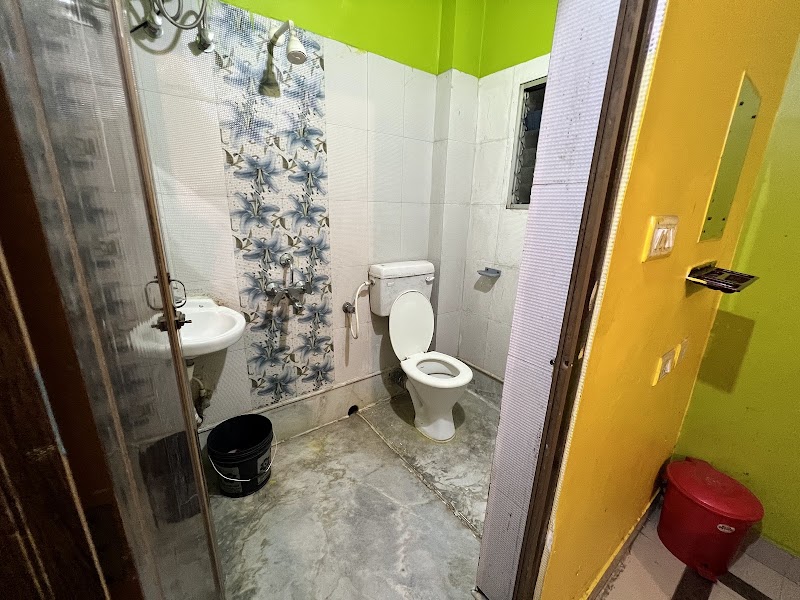 Hotel radharani - Hotel radharani Shankar Rd, Ward 35, Babupara, Siliguri, West Bengal 734007, India