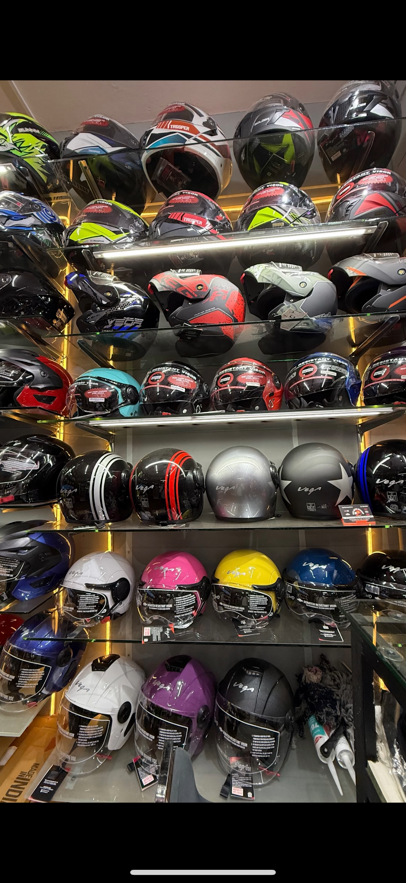 SKN MOTO WIZARD (HELMETS, TWO WHEELER ACCESSORIES and SPARES) - SKN MOTO WIZARD (HELMETS, TWO WHEELER ACCESSORIES and SPARES) 10, MASJID-E-NOOR Complex, No 21, Hosur Rd, Santhosapuram, madiwala, Koramangala, Bengaluru, Karnataka 560068, India