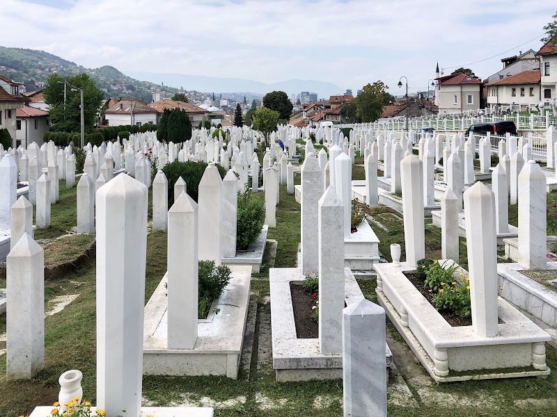 Kovači Cemetery - Kovači Cemetery, Nadmlini 40, Sarajevo 71000, Bosnia and Herzegovina