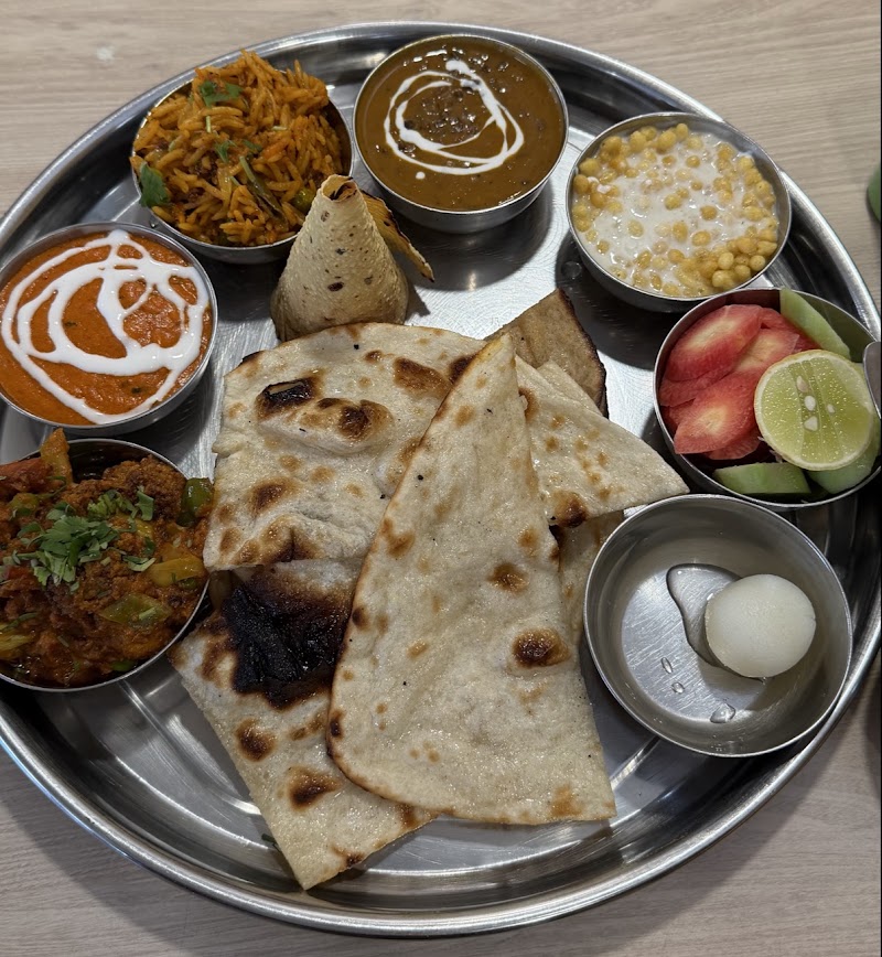 Rajmahal Restaurant - Rajmahal Restaurant bus stand, Motilal Atal Rd, opposite Polovictory Cinema Moti lal, near sindhi camp, Sindhi Camp, Jaipur, Jaipur Nagar Nigam Area, Rajasthan 302001, India