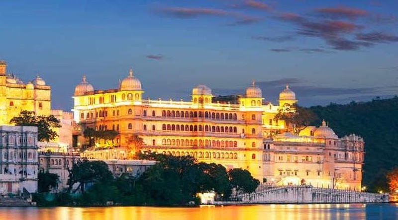 THAMLA HAVELI - Heritage Lake View Hotel - THAMLA HAVELI - Heritage Lake View Hotel, Nr. Hanuman Ghat, Outside Chandpole, Ambamata, Udaipur, Rajasthan 313004, India