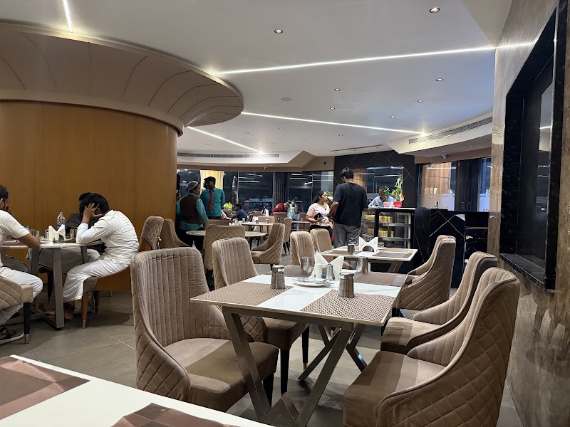 Green Meridian Veg Restaurant - Green Meridian Veg Restaurant PILGRIMS AMENITIES CENTER, KT Rd, near Nandi Circle, Srinivasa Nagar, N G O Colony, Tirupati, Andhra Pradesh 517507, India