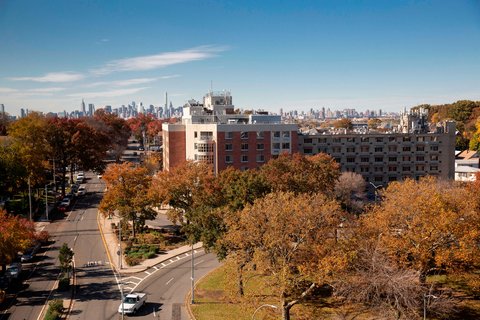 New York LaGuardia Airport Marriott - New York LaGuardia Airport Marriott 102-05 Ditmars Blvd, East Elmhurst, NY 11369, USA