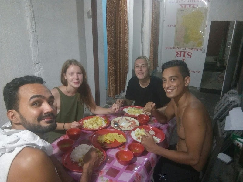 Atathi niwas guest house for Backpackers and Travellers - Atathi niwas guest house for Backpackers and Travellers Siliguri junction, Old Matigara Rd, near SITALA MANDIR, Ward 1, Patiram Jote, Siliguri, West Bengal 734003, India