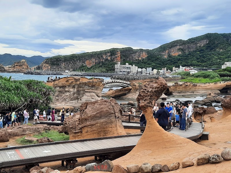 Queen's Head - Queen's Head, 207, Taiwan, New Taipei City, Wanli District, Yeliu Village, 港東路167-1號