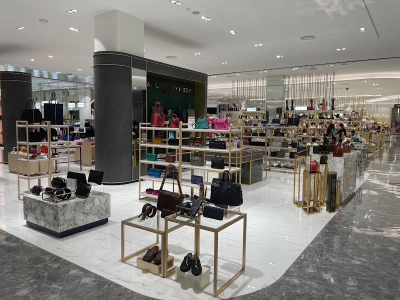 Bangkok Bootery Central Phuket - Bangkok Bootery Central Phuket, Central Phuket Floresta Shopping Mall, 1st Floor, Lady Zone, Wichit, Mueang Phuket District, Phuket 83000 Thailand CENTRAL PHUKET FLORESTA, 3rd Floor, Men Zone, Subdistrict, ตำบล วิชิต อำเภอเมืองภูเก็ต ภูเก็ต 83000, Thailand