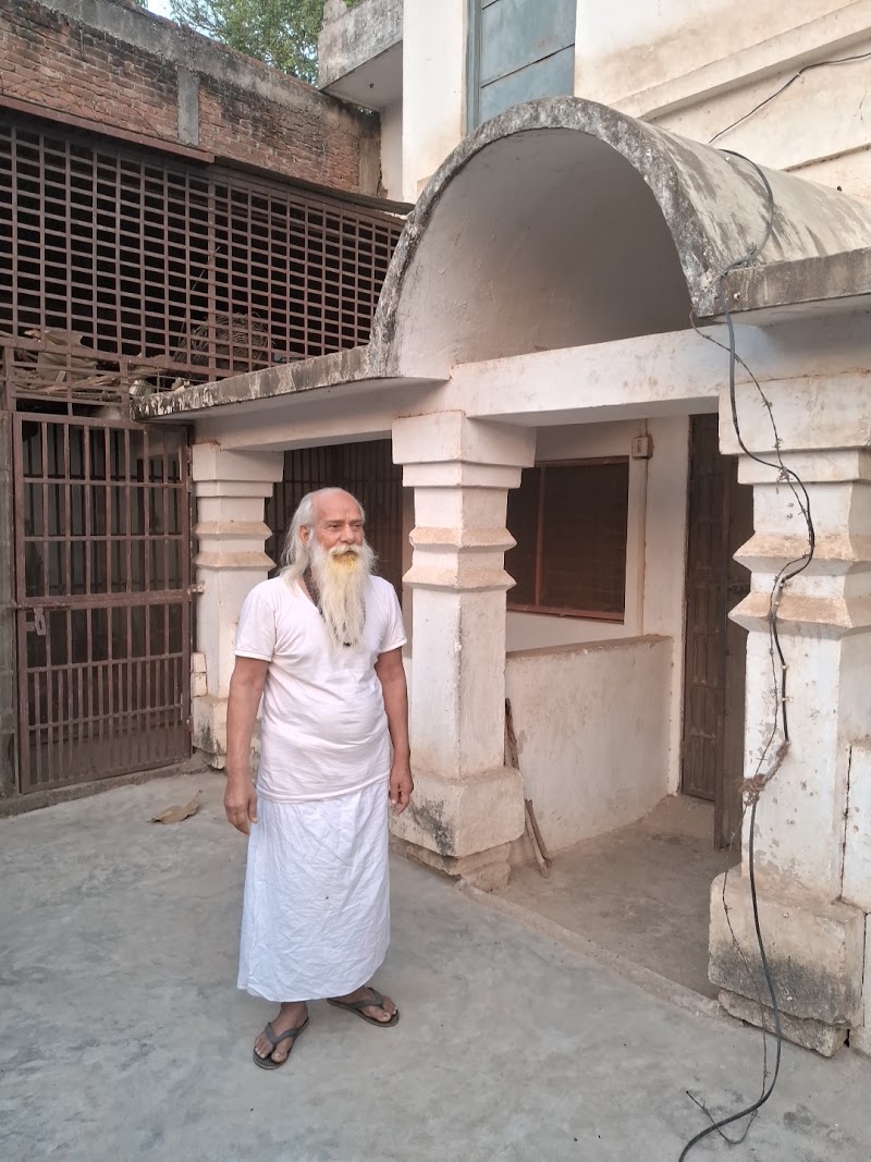 Swami Arvindanand Paramhans Ashram, Janki kund, Chitrakoot - Swami Arvindanand Paramhans Ashram, Janki kund, Chitrakoot, 5V66+3RR, MP SH 11, Janki Kund, Chitrakoot, Madhya Pradesh 485334, India