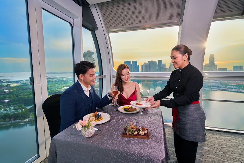 165 Sky Dining by Singapore Flyer - 165 Sky Dining by Singapore Flyer 30 Raffles Ave., Level 3, Singapore 039803