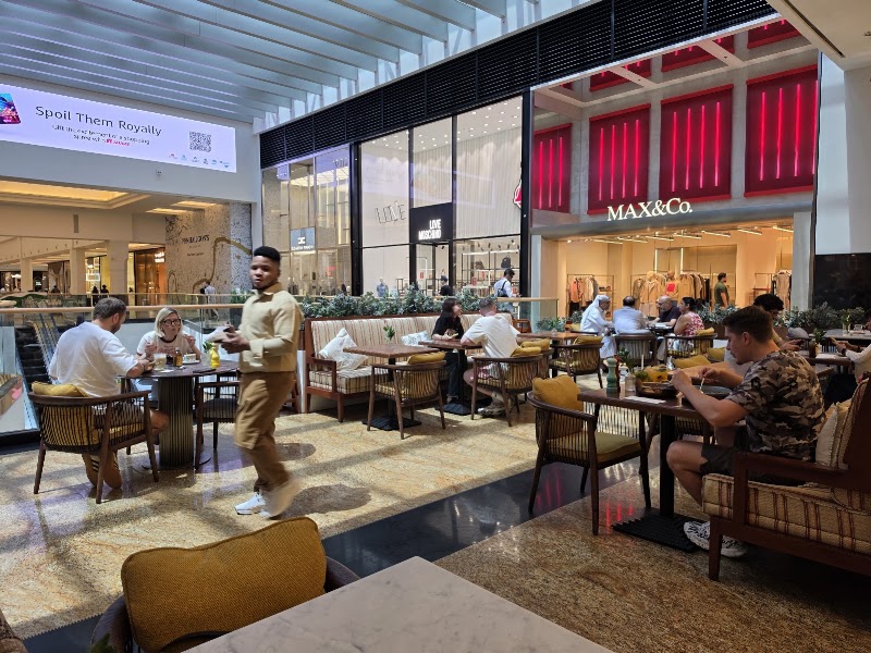 L'ETO - L'ETO, Mall of The Emirates - 783 Sheikh Zayed Rd - Al Barsha First - Al Barsha - Dubai - United Arab Emirates