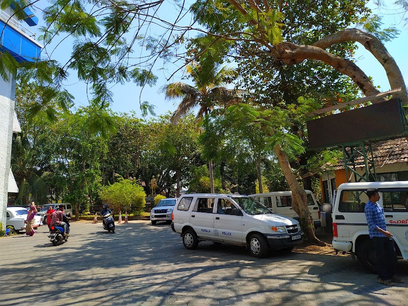 Civil Station, Alappuzha - Civil Station, Alappuzha, F8VH+2CG, beside Zilla Pachayath Office, Civil Station Ward, Alappuzha, Keralam 688001, India