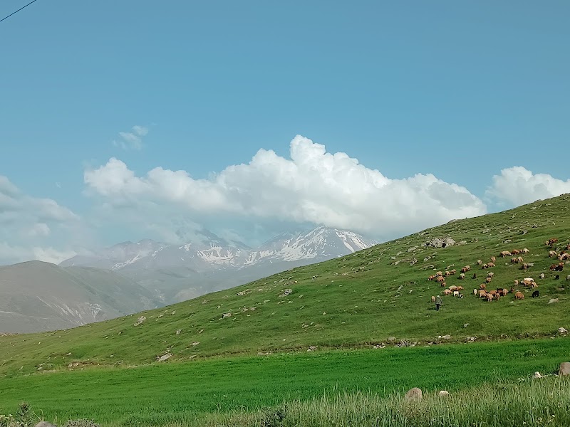 آبشار گورگور - آبشار گورگور, Aq Bolagh, مشگين شهر، استان اردبیل، ایران بالاتر از، 7JPM+23J, Iran