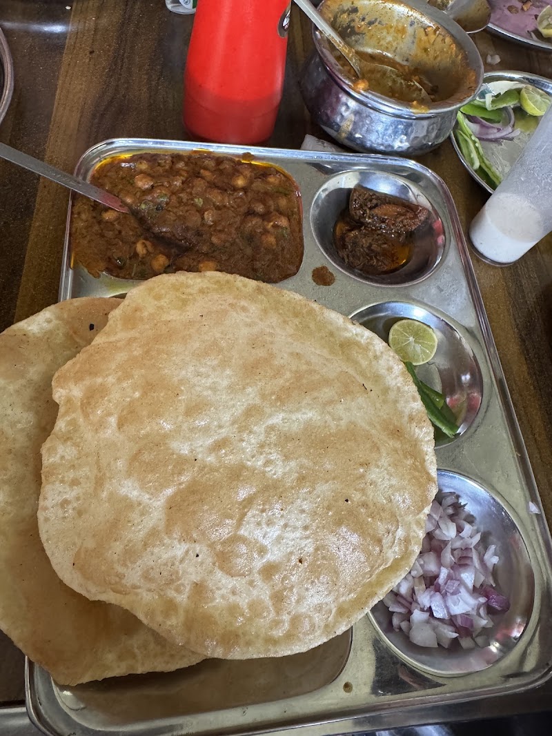 Hotel Highway King Agra Road Kandoli - Hotel Highway King Agra Road Kandoli, N.H.21 Kandoli, Dausa, Rajasthan 303501, India