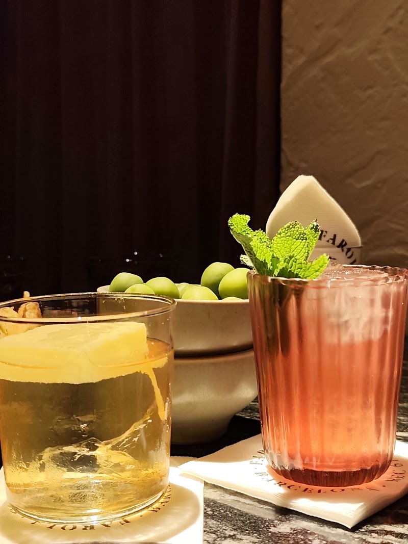 Farola Cocktail Bar Barcelona - Farola Cocktail Bar Barcelona Carrer del Rec, 67, Ciutat Vella, 08003 Barcelona, Spain