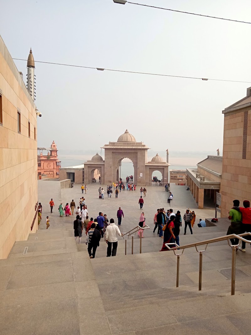 Shri kashi Vishwanath Jyotirlinga, (Varanasi) - Shri kashi Vishwanath Jyotirlinga, (Varanasi) CK 33/47, near Gyanvapi Mandir, Lahori Tola, Varanasi, Uttar Pradesh 221001, India