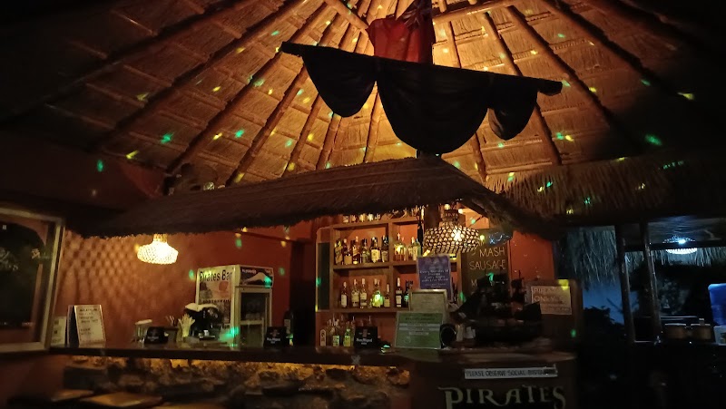 Pirates Diving Center - Pirates Diving Center Banquang Main highway, Barrangay 5, Coron, 5316 Palawan, Philippines