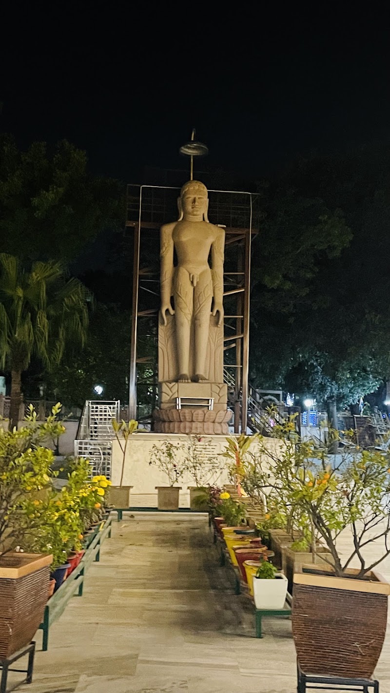 Shri Digambar Jain Mandir and Dharamshala - Shri Digambar Jain Mandir and Dharamshala, Ram Leela Maidan Sector, 27B, Sector 27, Chandigarh, 160019, India