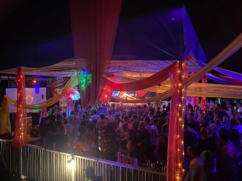 Retro Mountain Jungle Club Music- Viewpoint Arena - Retro Mountain Jungle Club Music- Viewpoint Arena, 39, 4, Tambon Ban Tai, Koh Phangan, Chang Wat Surat Thani 84280, Thailand