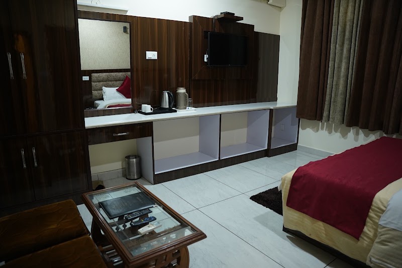 Hotel Golden Dreams - Hotel Golden Dreams, Palampur - Dharamshala Road, Sheela Chowk Dari, Fatehpur, Dari, Dharamshala, Hodal, Himachal Pradesh 176215, India