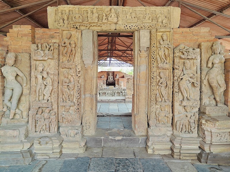 Teevardev buddhist monastery - Teevardev buddhist monastery, 85WM+3WX, Rd, Watgan, Sirpur, Chhattisgarh 493551, India