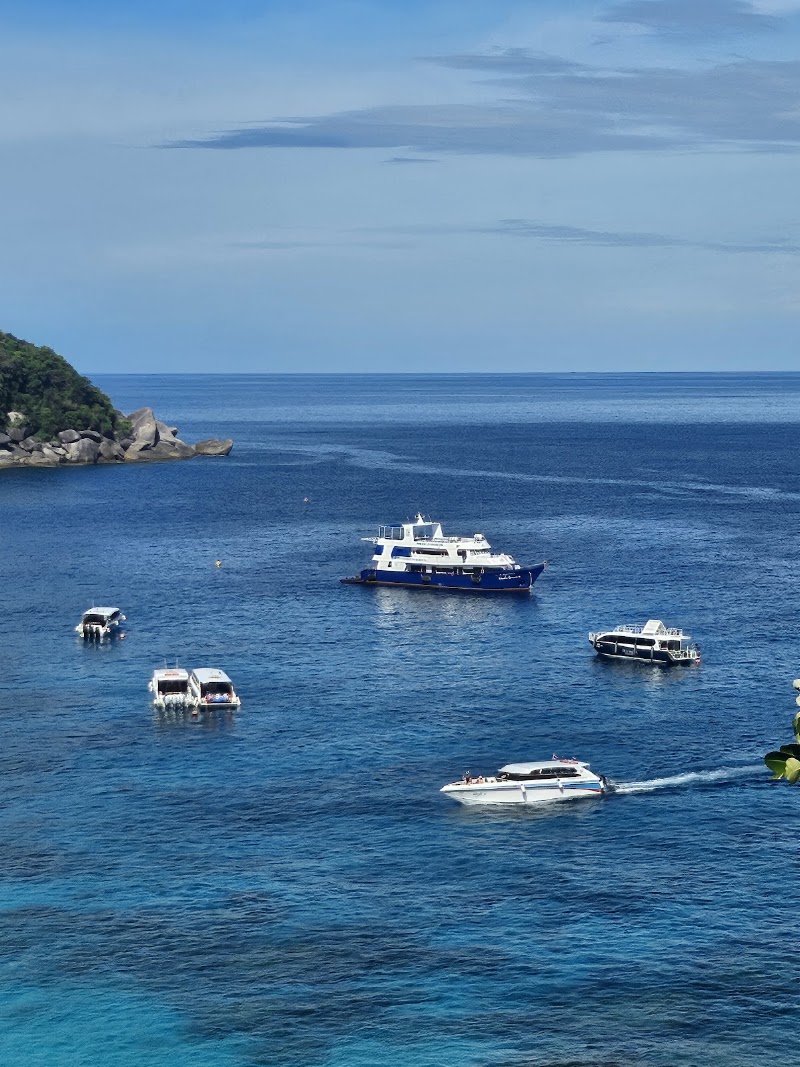 Manta Queen Liveaboard - Manta Queen Liveaboard 13/47 Building B Moo 7 T. Khuk Khak A. Takuapa, ตำบลคึกคัก อำเภอตะกั่วป่า พังงา 82220, Thailand