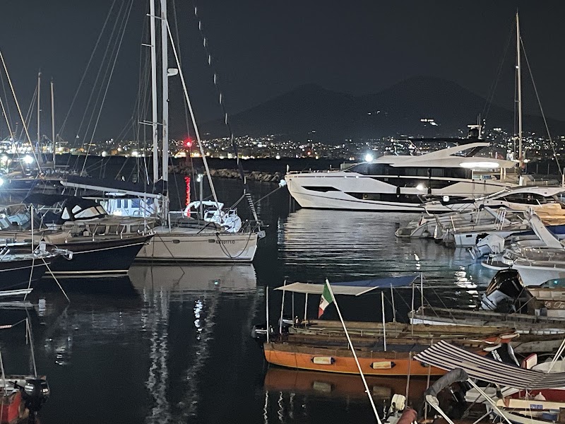 'O Tabaccaro - 'O Tabaccaro, Piazzetta Marinari, 80132 Napoli NA, Italy