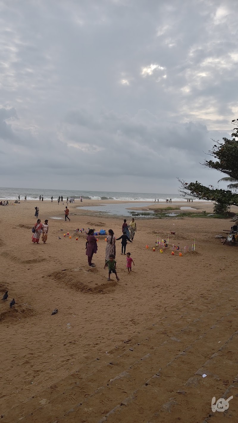 Varkala Cliff Beach/Helipad - Varkala Cliff Beach/Helipad PPP3+5RM Helipad, Varkala, Kerala 695141, India