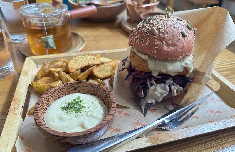 Roots Plant-based Cafe - Ben Thanh - Roots Plant-based Cafe - Ben Thanh 113-115 Lý Tự Trọng, P, Quận 1, Hồ Chí Minh 70000, Vietnam