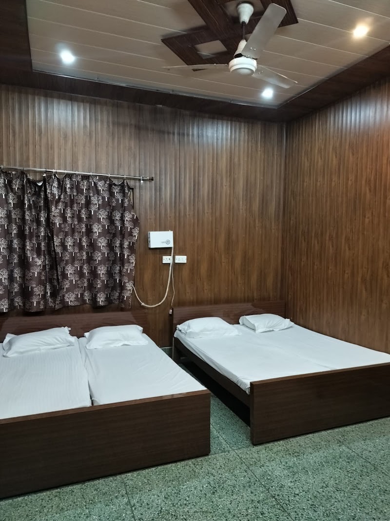 Jaipuria Smriti Bhawan, Chitrakoot - Jaipuria Smriti Bhawan, Chitrakoot, Ram Ghat Rd, Tirthrajpuri, Sitapur, Chitrakoot, Sitapur Mafi, Uttar Pradesh 210204, India