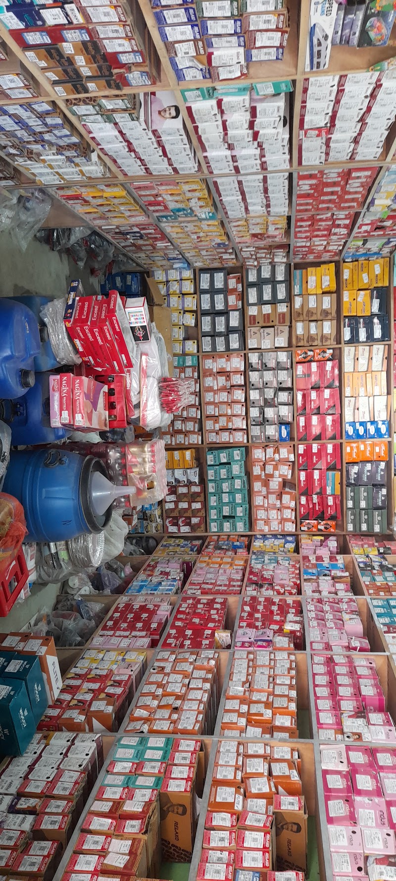 SN COLLECTION AND FANCY - SN COLLECTION AND FANCY, 9FW3+JFM, Limtikra Kasru Rd, Urduna, Duanpali, Odisha 768033, India