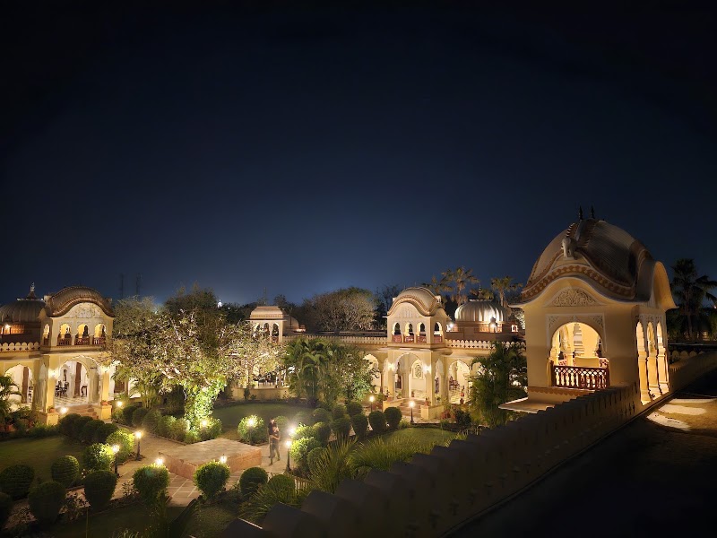 Amar Mahal - Amar Mahal 8JWQ+JJP, near Betwa River, Orchha, Madhya Pradesh 472246, India