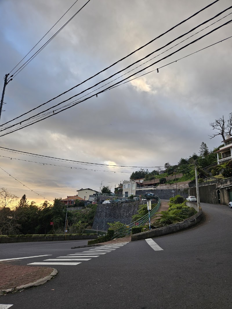 PR 3.1 Ribeira das Cales - PR 3.1 Ribeira das Cales Largo Fonte T 21 e 48, Monte, 9050-288 Funchal, Portugal