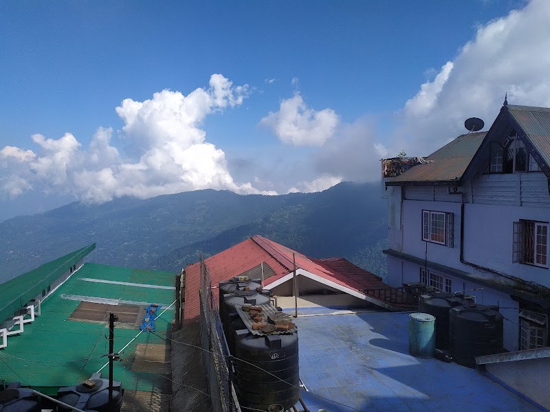 Darjeeling Comfort inn - Darjeeling Comfort inn, Dr Zakir Hussain Rd, Manbari Basti, Darjeeling, West Bengal 734101, India