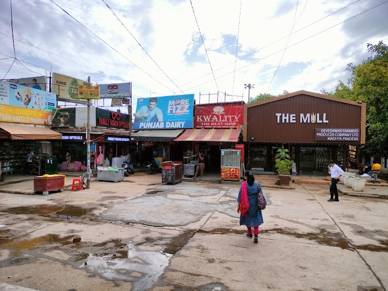 Huda street food market