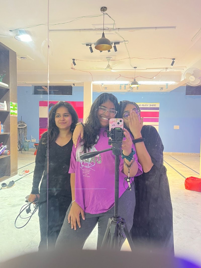Make Your Own Moves Dance Studio - Make Your Own Moves Dance Studio H-615C, near Global Foyer Mall, Chauma Village, Sector 1, Palam Vihar, Gurugram, Haryana 122017, India