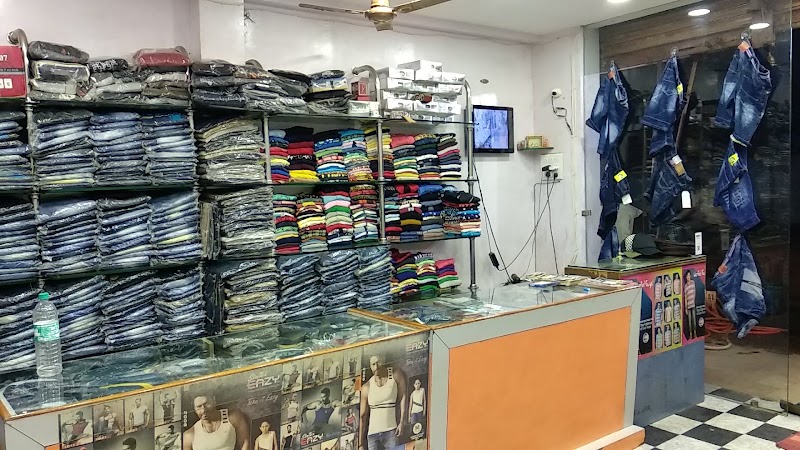 desi boys - desi boys, bazar, chowk, Utai, Chhattisgarh 491107, India