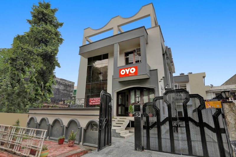 Hotel O by OYO DIAMOND TREE SECTOR 49 NOIDA NEAR PRAYAG HOSPITAL