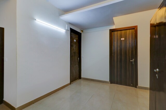 OYO NOD1133 Noida Dreamz - OYO NOD1133 Noida Dreamz J Block, Sector 41, Noida, Uttar Pradesh 201303, India