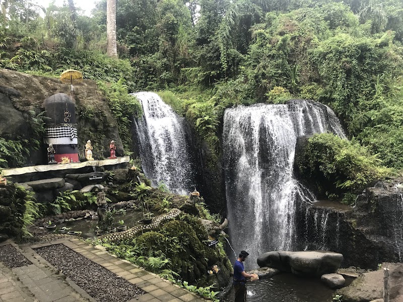 Beji Griya Park Waterfall Temple - Beji Griya Park Waterfall Temple Jl. Mawar, Punggul, Kec. Abiansemal, Kabupaten Badung, Bali 80352, Indonesia