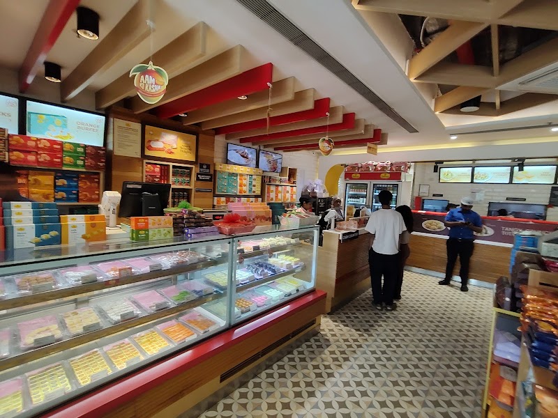 Haldiram's - Haldiram's Shop No. 2/3, Spot 18 Mall, Chouk, near Jagtap Dairy, Mana-mandir Society, Pimple Saudagar, Pune, Pimpri-Chinchwad, Maharashtra 411017, India