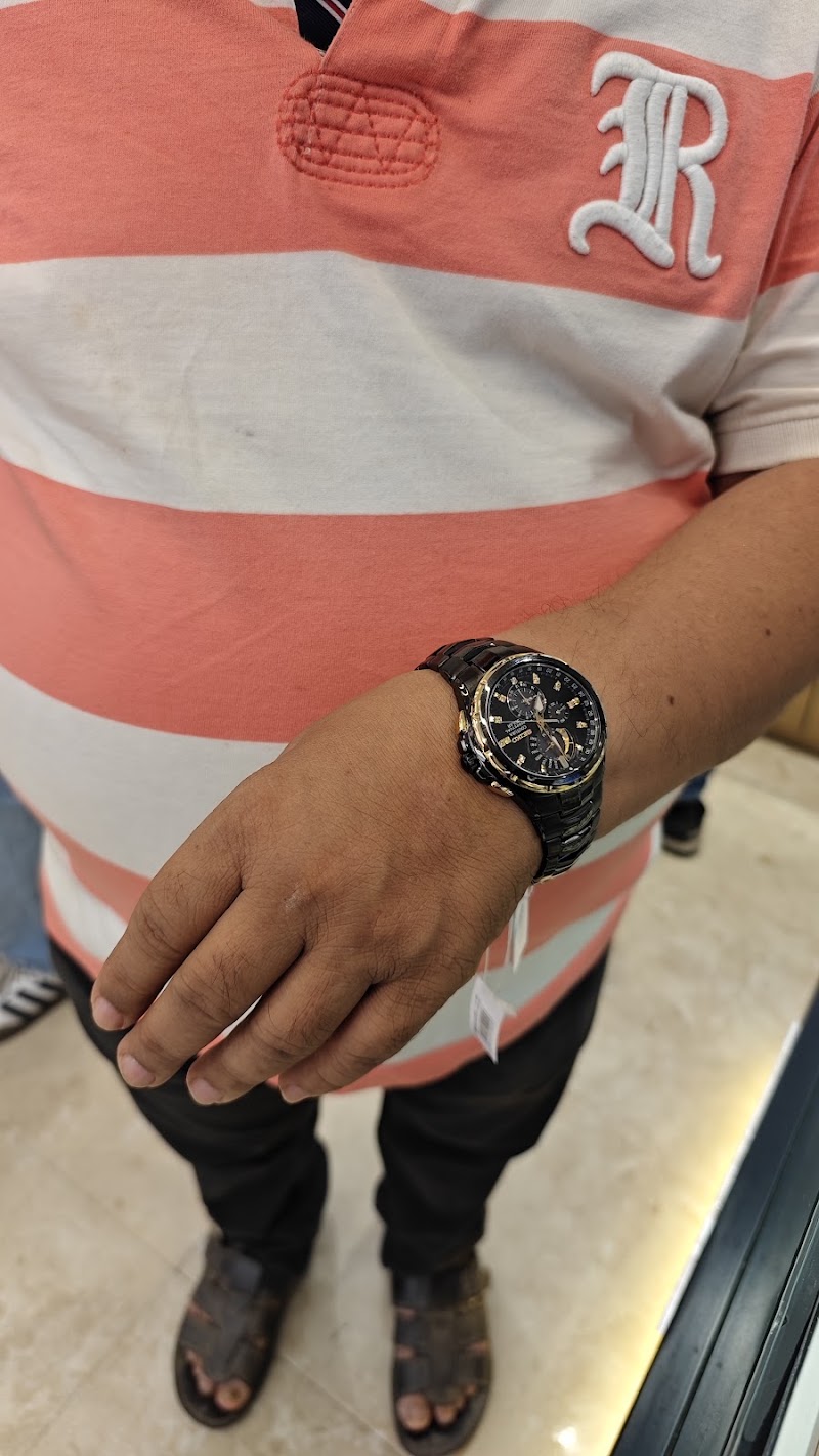 World of Watches - Ground Floor - World of Watches - Ground Floor SHOP NO 77, GROUND FLOOR, MGF, MGF Metropolitan Mall, Mehrauli-Gurgaon Rd, DLF Phase 2, Sector 25, Gurugram, Haryana 122009, India