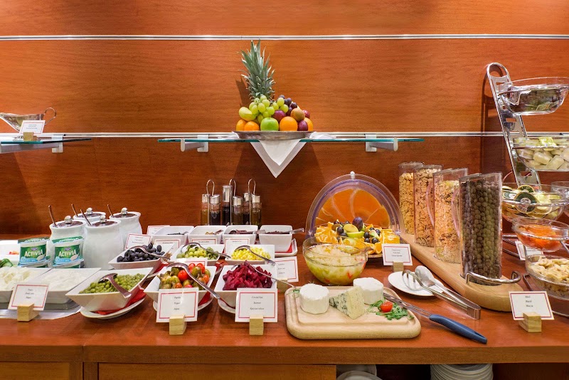 Ramada by Wyndham Airport Prague - Ramada by Wyndham Airport Prague, 1067, K Letišti 25a, 160 00 Praha-Praha 6, Czechia