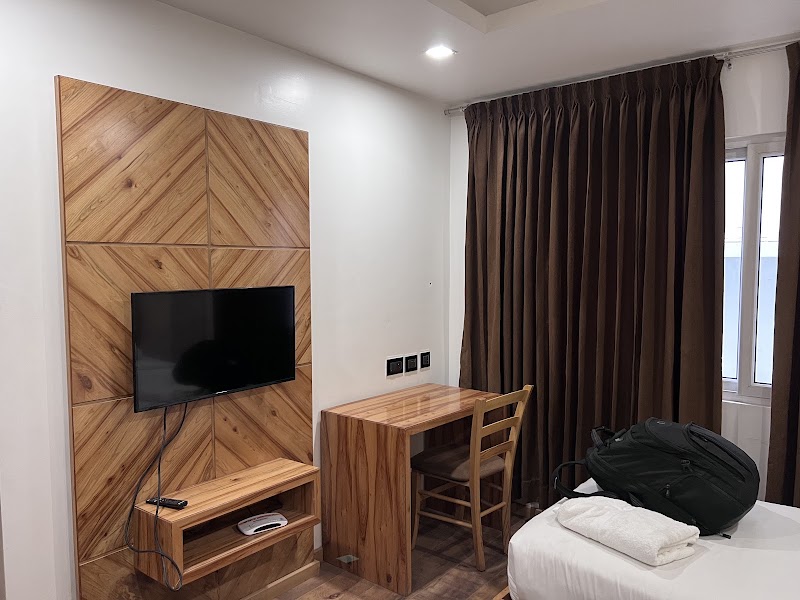 Treebo Vinayak Inn - Treebo Vinayak Inn Building No. 61, Geetha Hall Rd, Opp.Railway Station, Junction, Gopalapuram, Coimbatore, Tamil Nadu 641018, India
