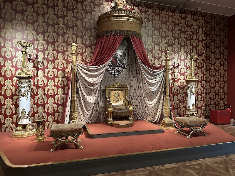 Karlsruhe Palace - Karlsruhe Palace, Schloßbezirk 10, 76131 Karlsruhe, Germany