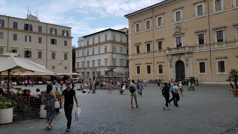 Piazza di Santa Maria in Trastevere - Piazza di Santa Maria in Trastevere Piazza di Santa Maria in Trastevere, 00153 Roma RM, Italy