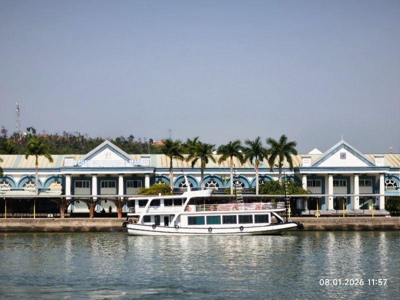 Dragon Cruise - A Luxury Day Cruise In Halong Bay - Dragon Cruise - A Luxury Day Cruise In Halong Bay X334+99W Located in: Halong International Cruise Port, Hạ Long, Quảng Ninh 200000, Vietnam