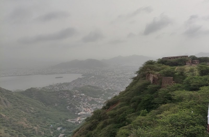 Neemrana - Neemrana X9GX+XCF, Neemrana, Kalipahari, Rajasthan 301705, India