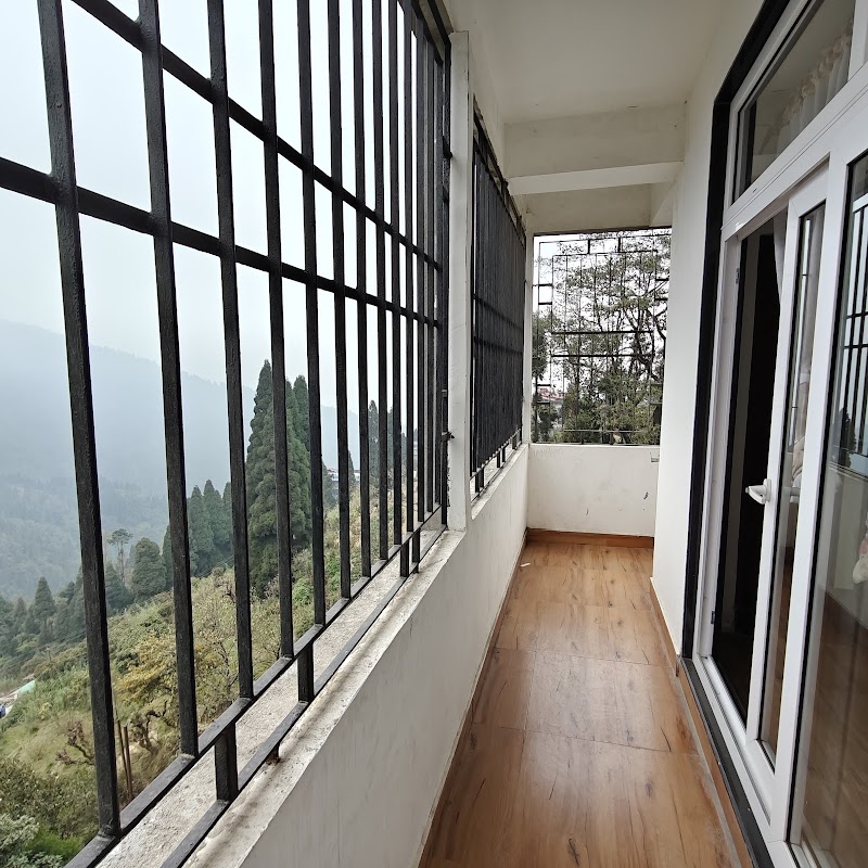 The Breeze Homestay - The Breeze Homestay 268W+9X4, West Point, Darjeeling, West Bengal 734102, India