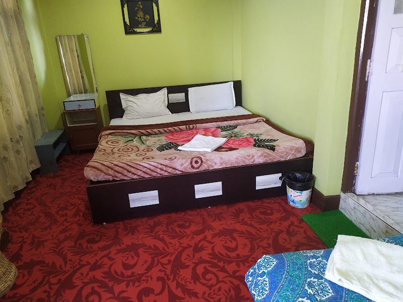 Darjeeling Comfort inn - Darjeeling Comfort inn, Dr Zakir Hussain Rd, Manbari Basti, Darjeeling, West Bengal 734101, India