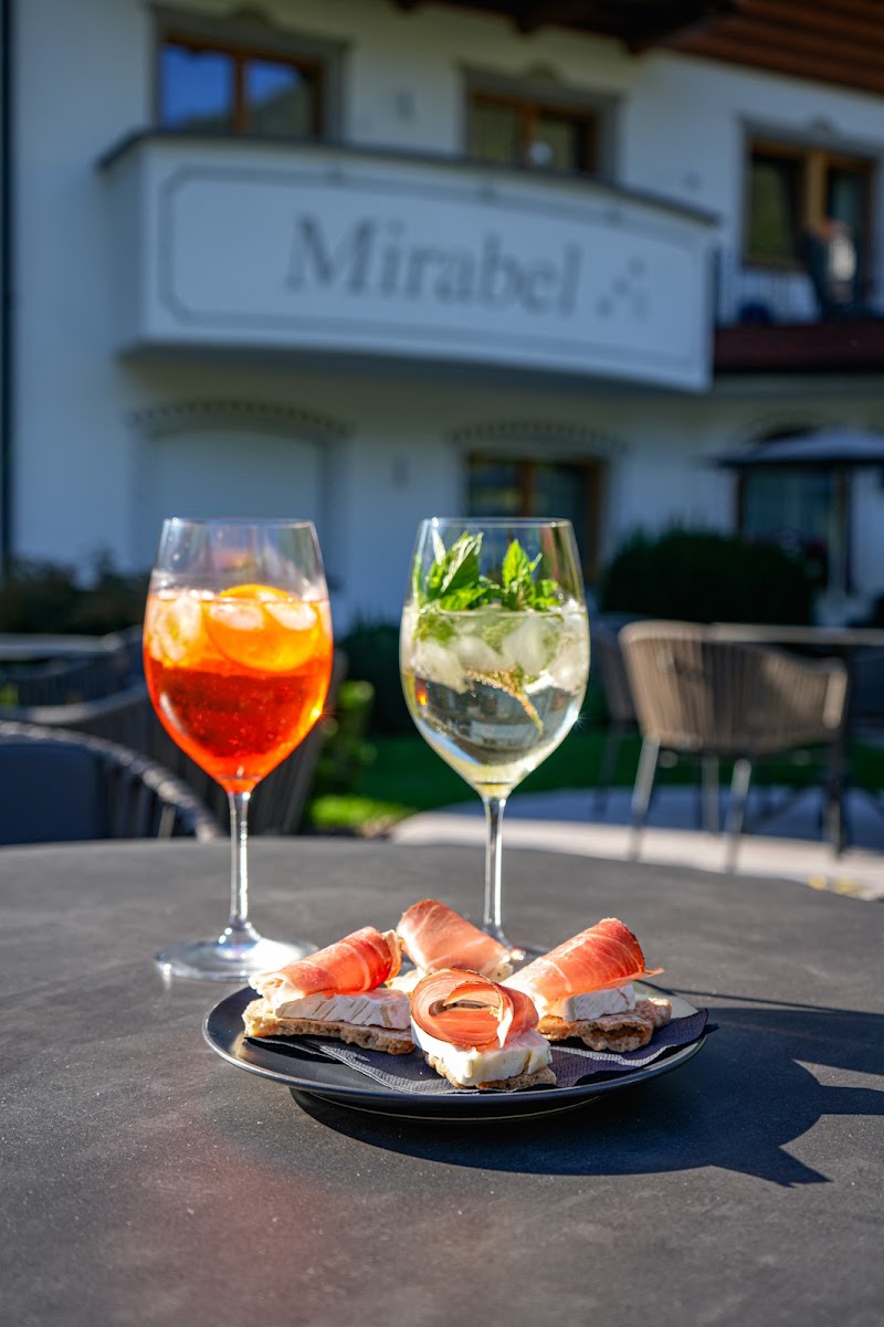 Hotel Garni Mirabel - Hotel Garni Mirabel Str. J. Skasa, 5, 39047 Santa Cristina Valgardena BZ, Italy